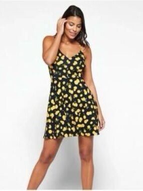 Nine Britton Sleeveless Black Mini Dress with Yellow Lemon Print size medium